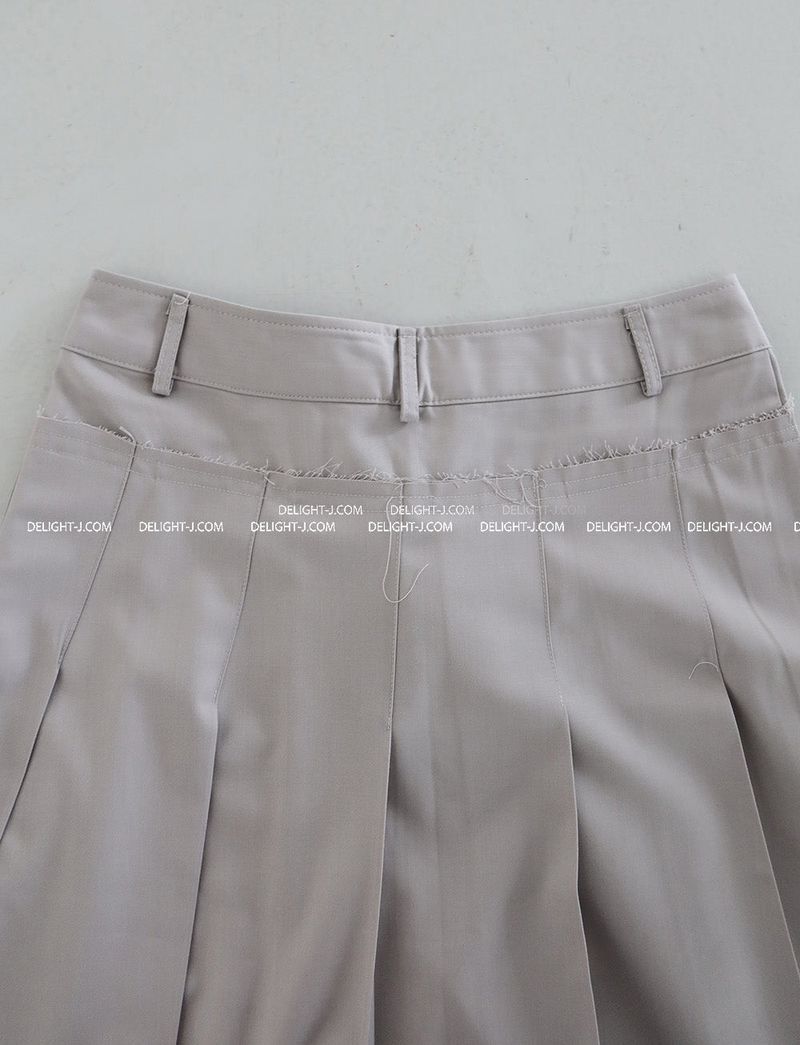 Meet pleats pleated midi skirt