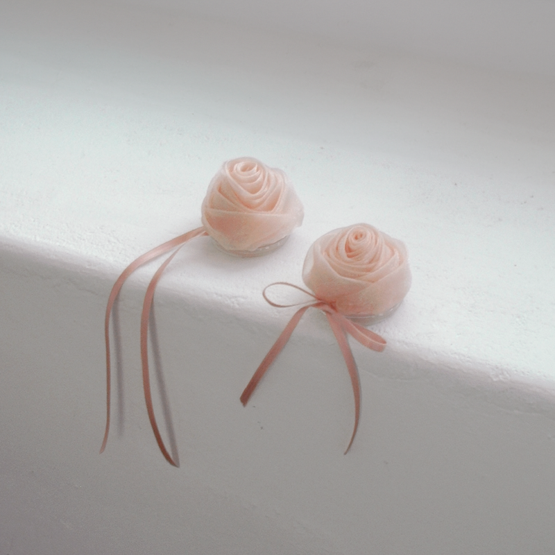 22haus（トゥートゥーハウス）の「cosage ribbon tok - rosy pink（Smartphone Accessories）」