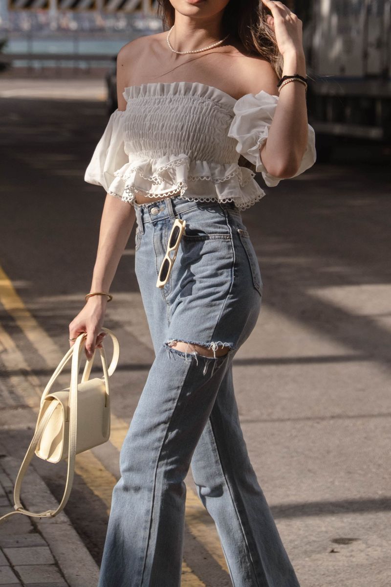 We Fell In Love In Reality（ウィ フェル イン ラブ イン リアリティ）の「Puffy Duffy Off-shoulder Top - White（Tops）」