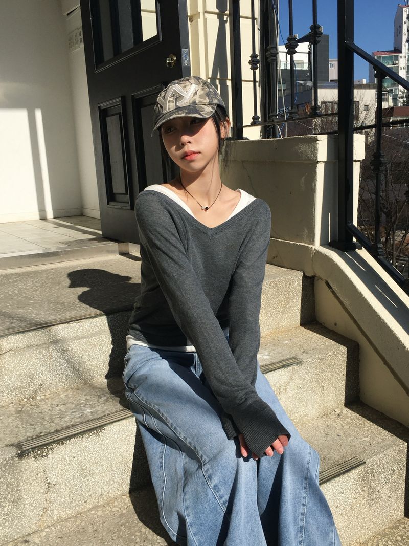 Deep V-neck see-through knit (6c)