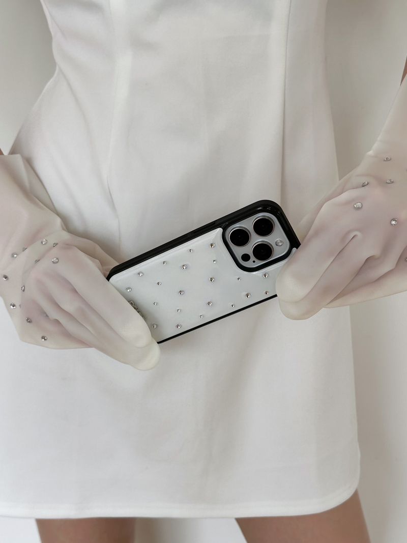 cubic stud case (white)