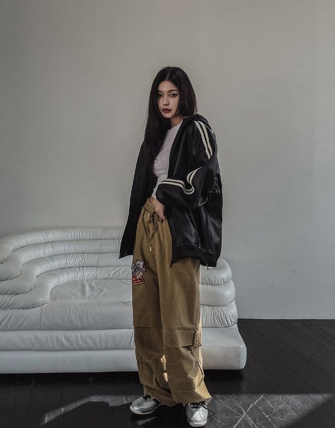 Track shirring leather hooded jacket