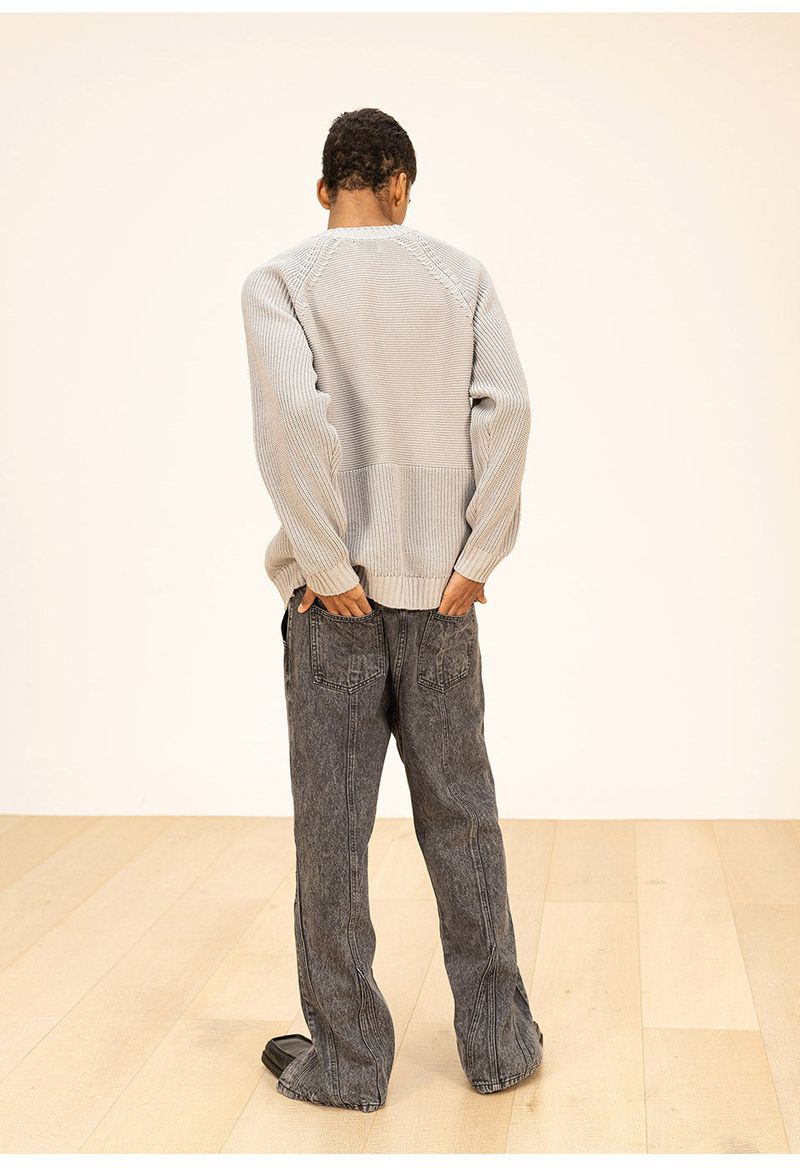 HALF INCISION OVERSIZED KNIT