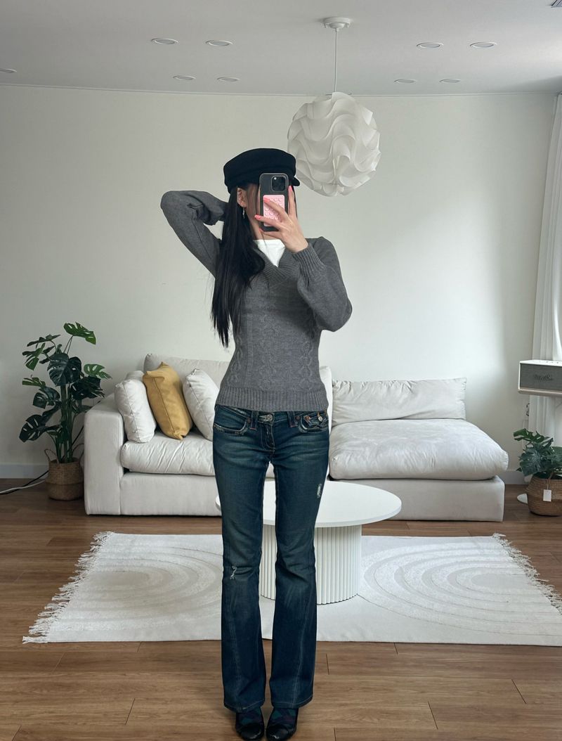 cable v neck knit