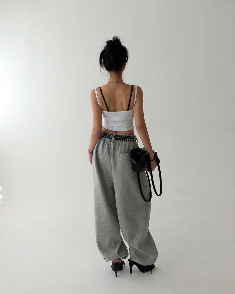 a two-line cross stud belt