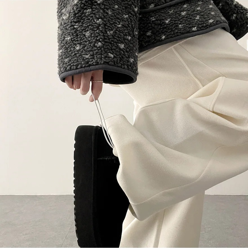 Mende Curved Incision Woolen Wide Pants