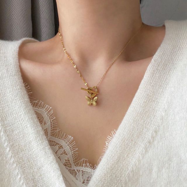 Acer rojo(アセルロジョ)の「nna Heart Butterfly Toggle Bar Unique Necklace(Accessories)」