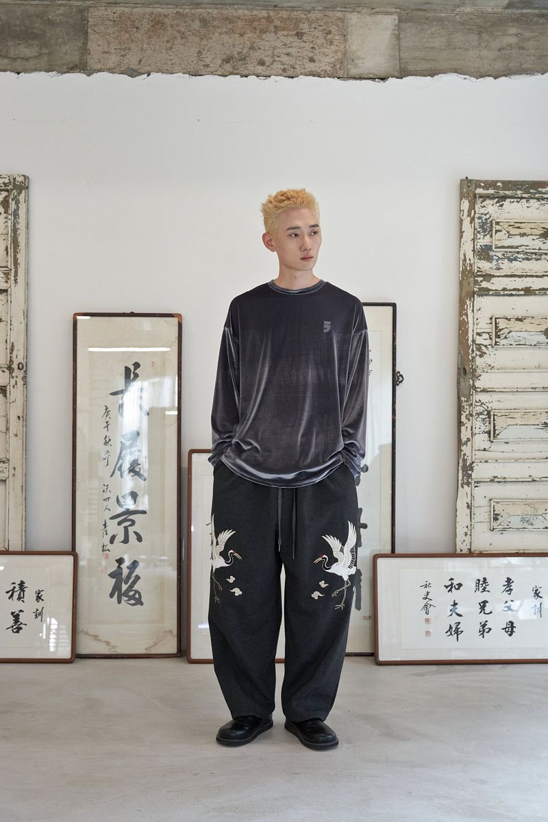 CRANE EMB. H-T SWEAT PANTS (Charcoal)