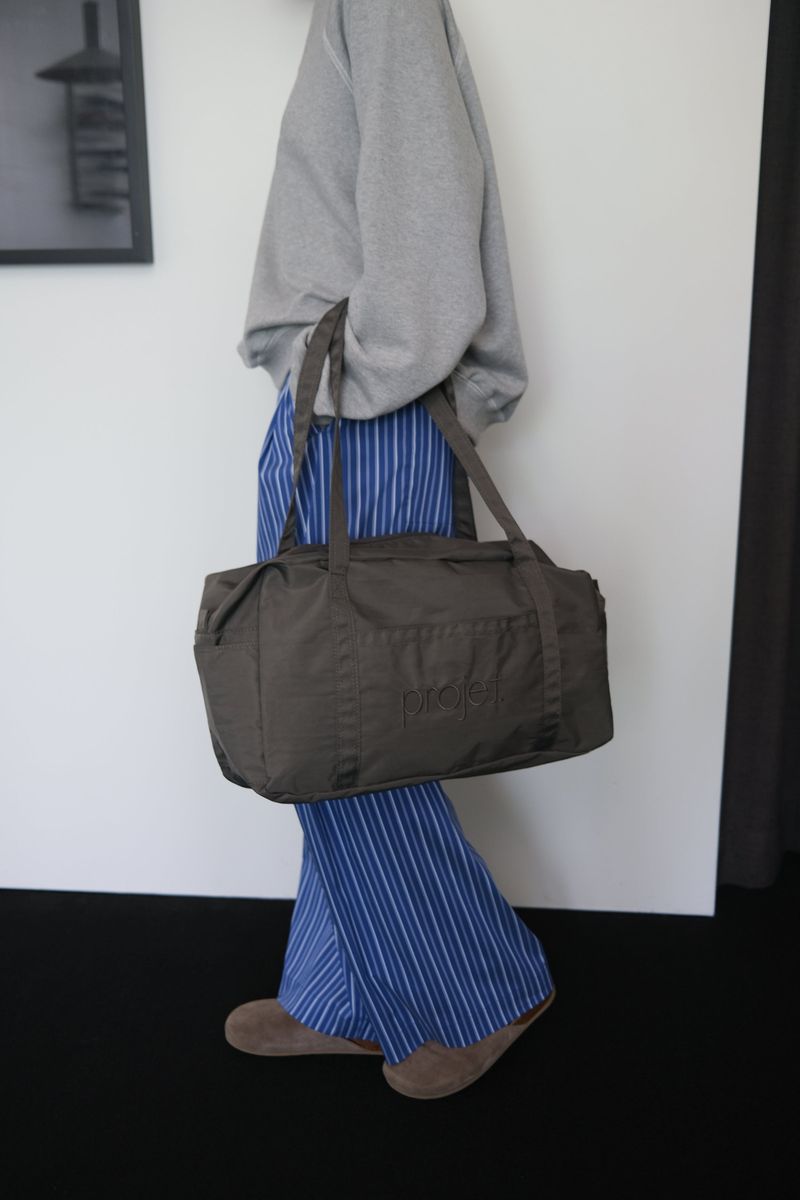 standard duffle bag (deep grey)