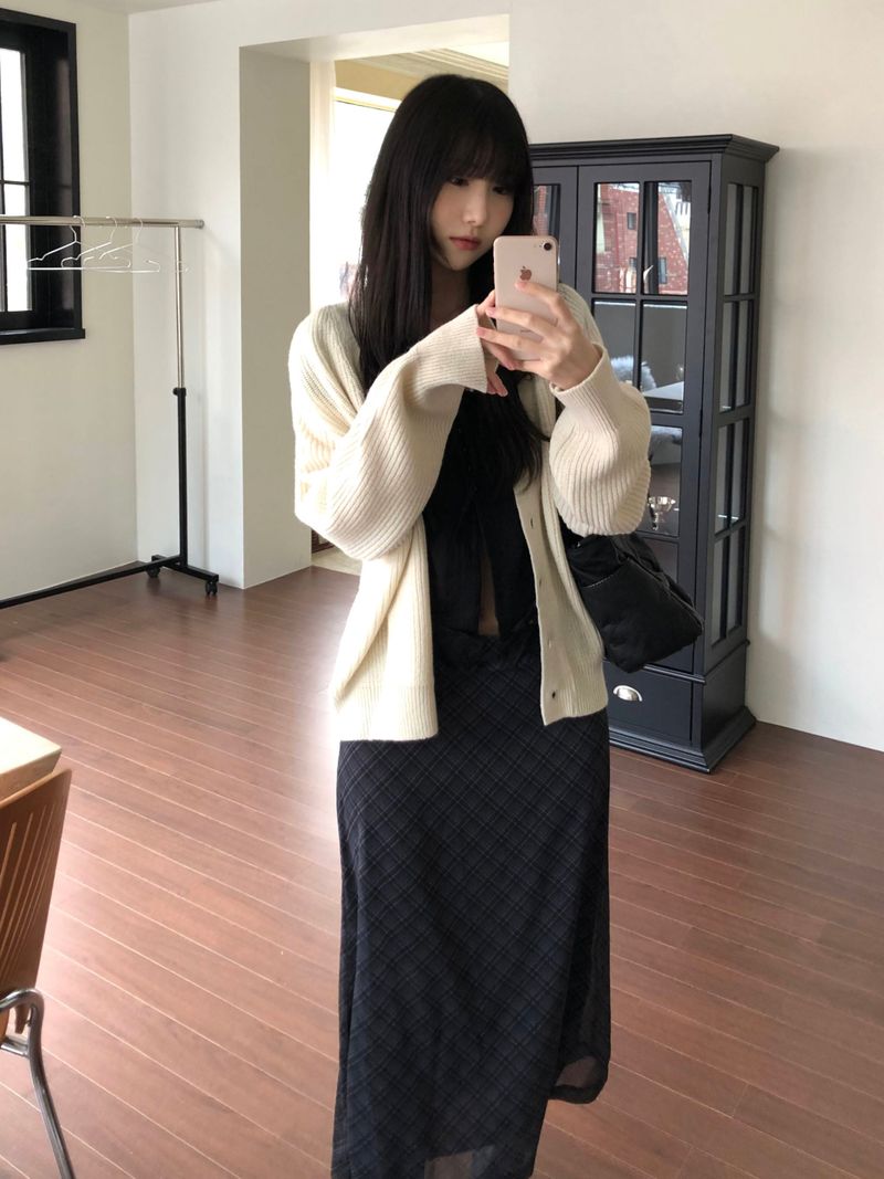 V-knit cardigan (2 colors)