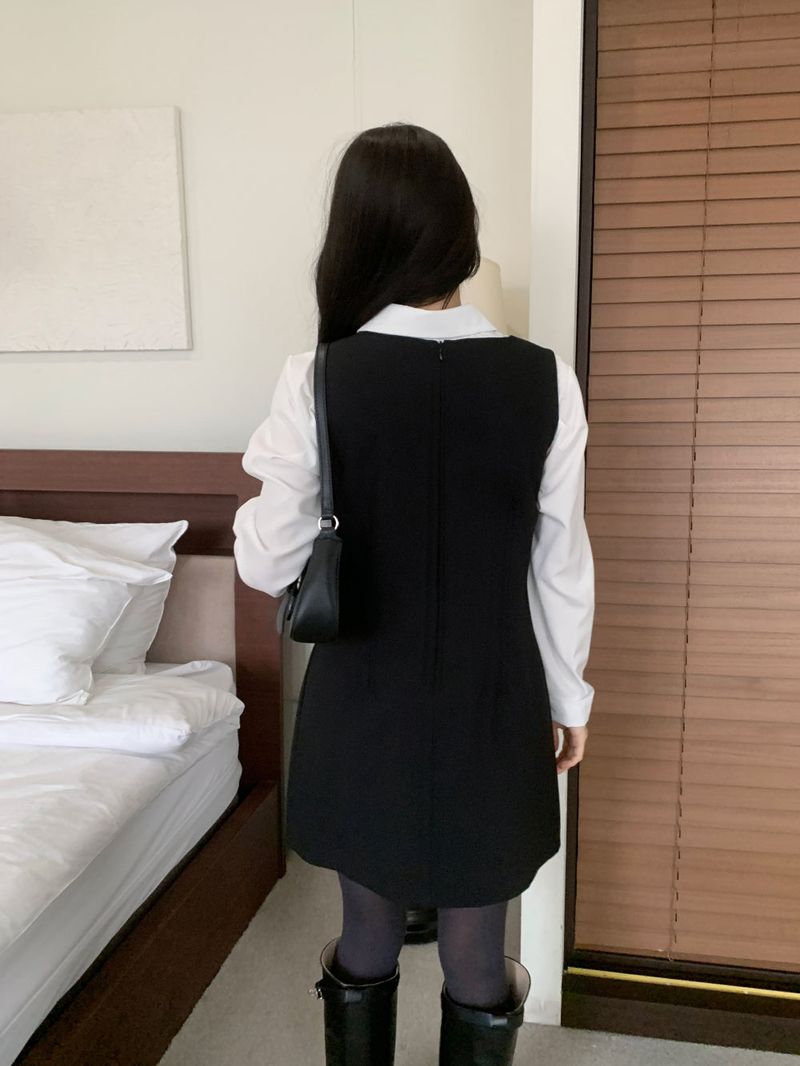 Classic Mae Simple Line Two-Pocket Mini Dress