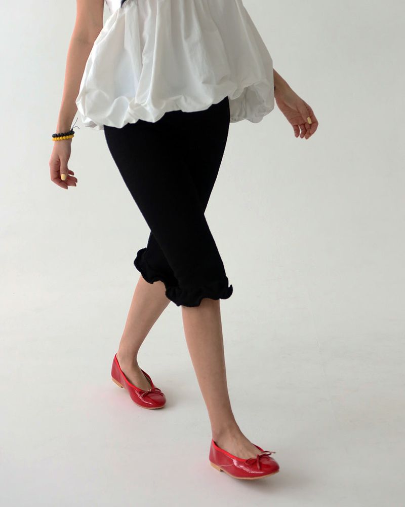 Delight-J（ディライトジェイ）の「Frill Half-length Ribbed Leggings Pants（Pants）」