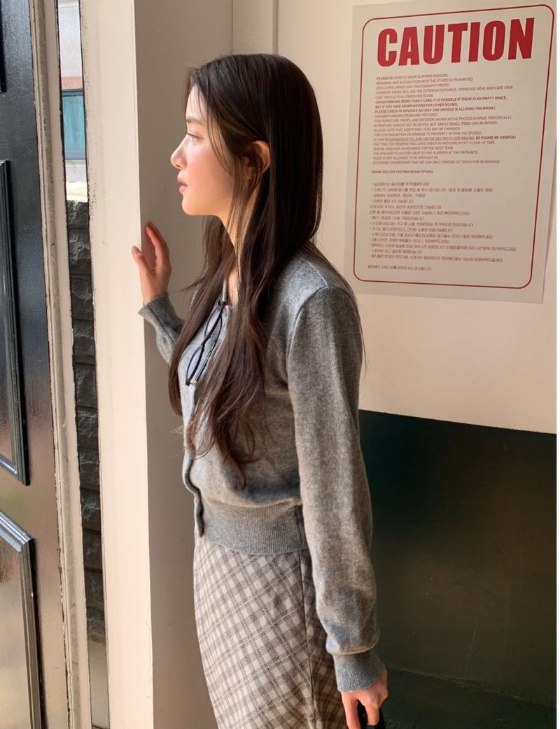 Usally V-neck cardigan