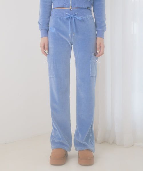 ZIZEMUSEUM（ジゼミュージアム）の「VELVET TRAINING BOOTS CUT PANTS (BLUE)（Pants）」