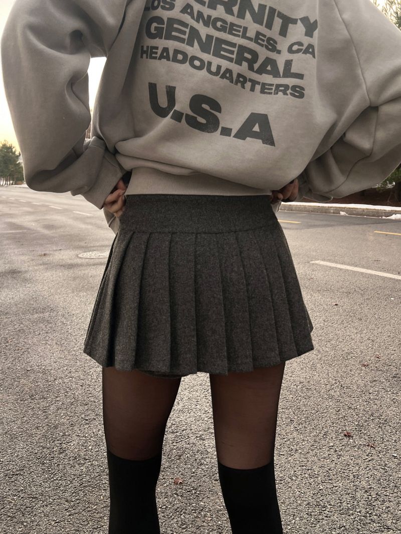 Winter wool short slit pleated mini skirt (2 colors)
