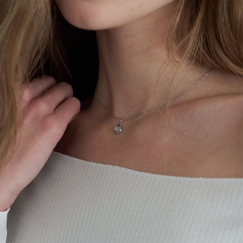 OVT-U(オーブイティーユー)の「Silver 925 Soft Glow Cabochon Necklace(Accessories)」