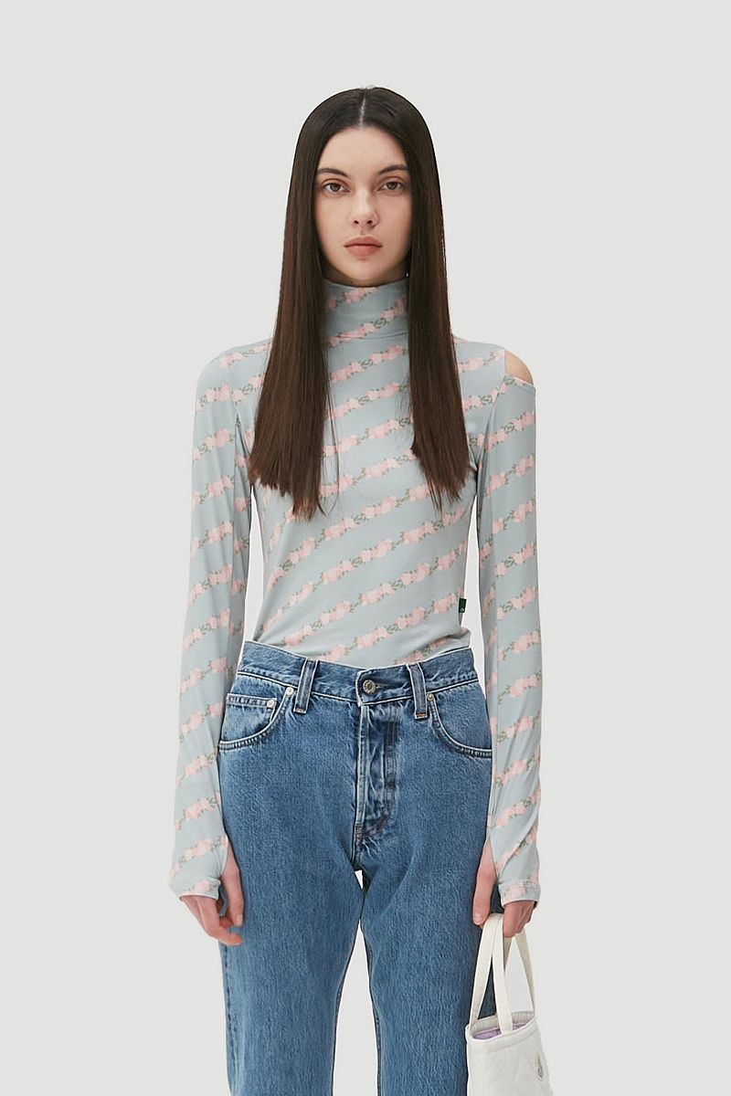 APIECEOFCAKE（ピースオブケイク）の「Flower Pattern Turtleneck_Ash Blue（Tops）」