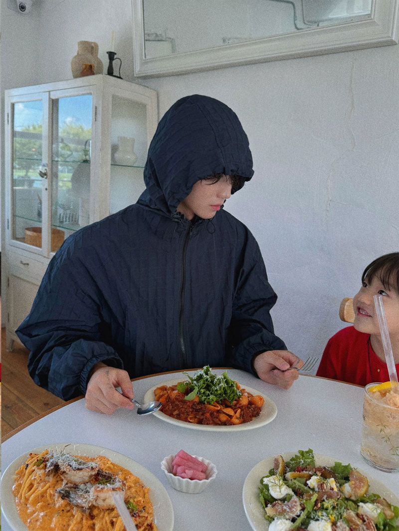 3 TAP Moif Crop Wind Breaker (2color)
