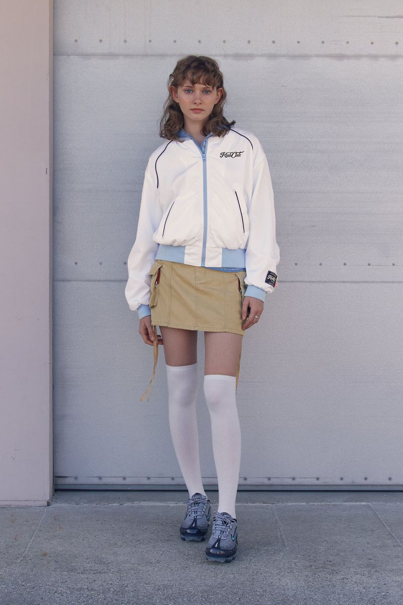 UNI LOGO WAPPEN CROP BLOUSON JACKET [IVORY]