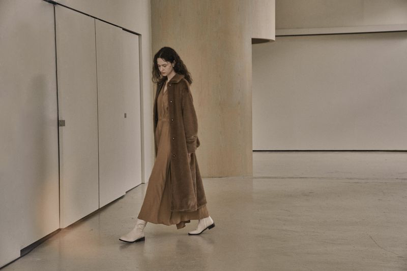 FAKE FUR LONG COAT_BROWN