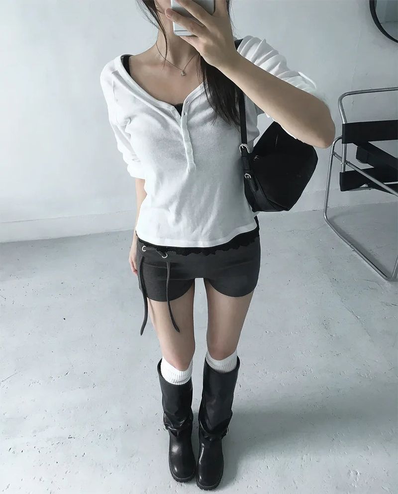 ciiro（シロ）の「ロールアップヘンリーネック2wayTシャツ(6 colors)（トップス）」