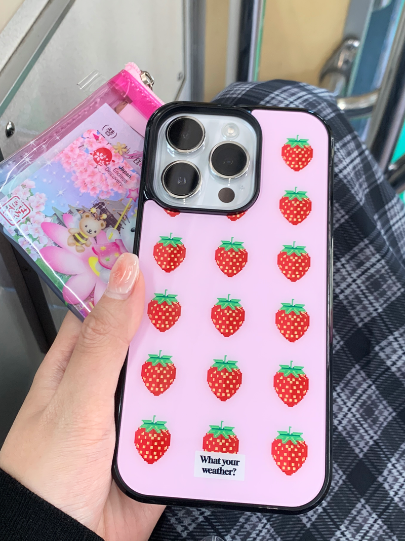 tiny weather（タイニーウェザー）の「フルーツテトリスグラスバンパーケース - strawberry（スマホグッズ/小物）」
