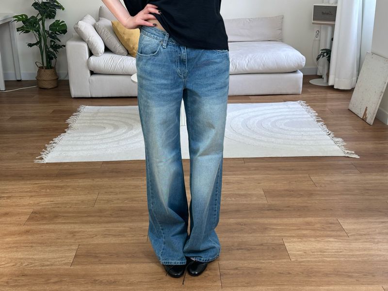 blur wide jeans