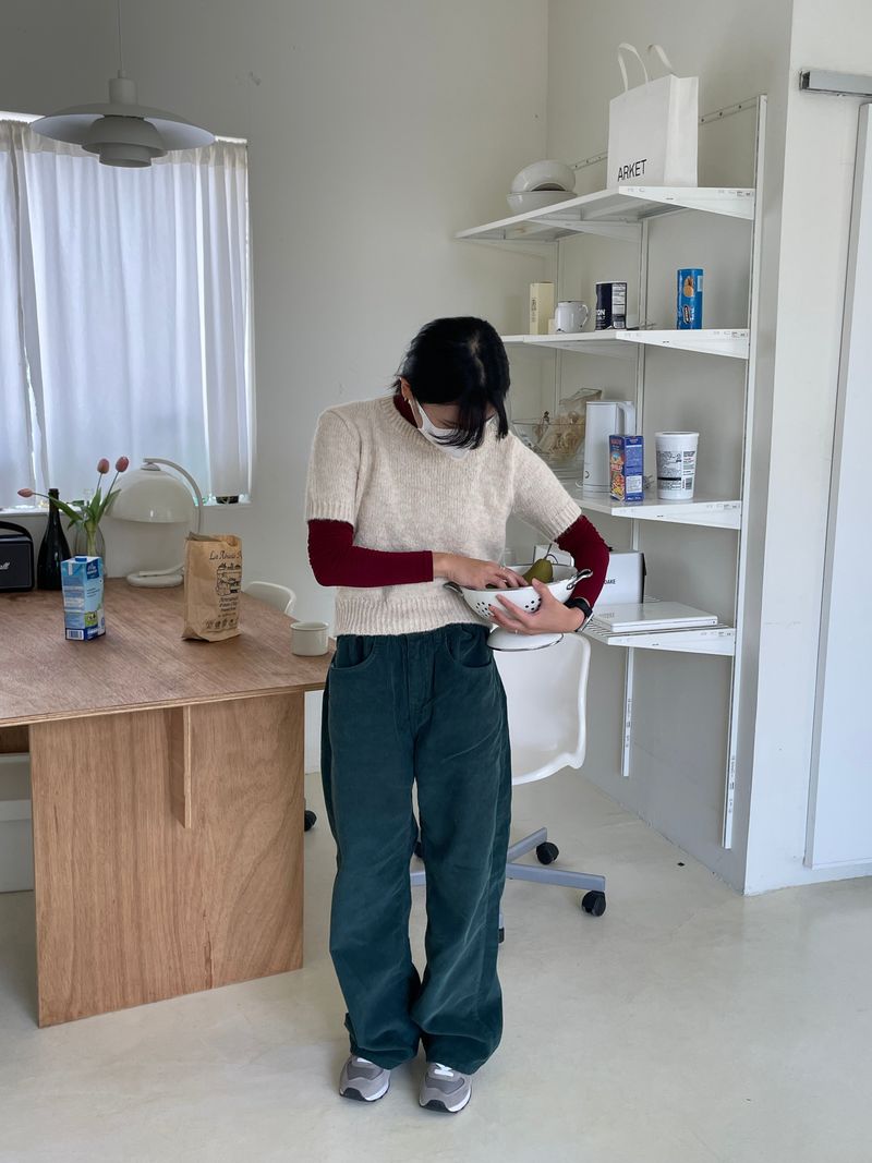 Earth half turtleneck T-shirts