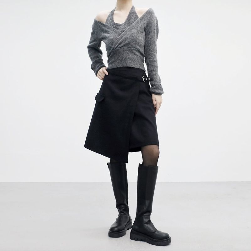 Hailyn Halter Off Knitwear