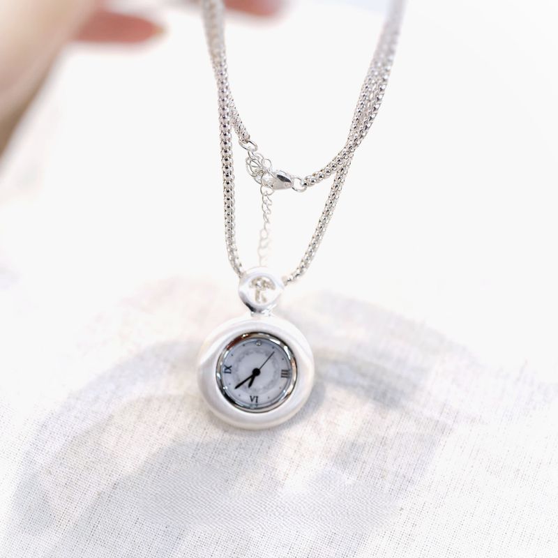 Round tic-tok necklace