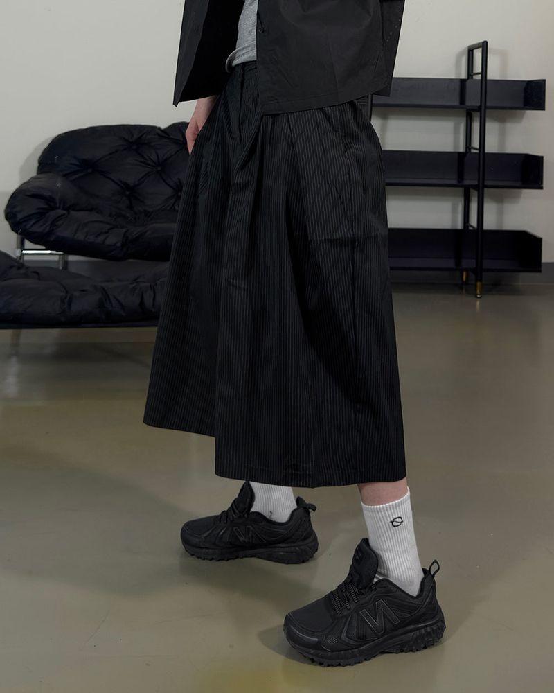 Kai Twin-Tuck Bermuda Slacks