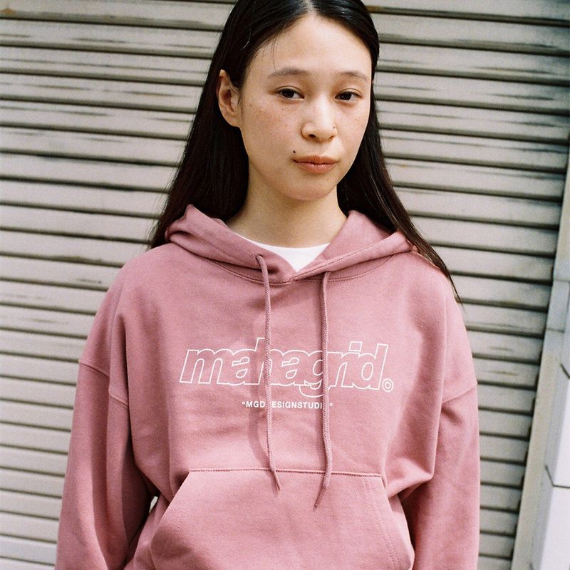 mahagrid(マハグリッド)の「THIRD LOGO CROP HOODIE(Tops)」