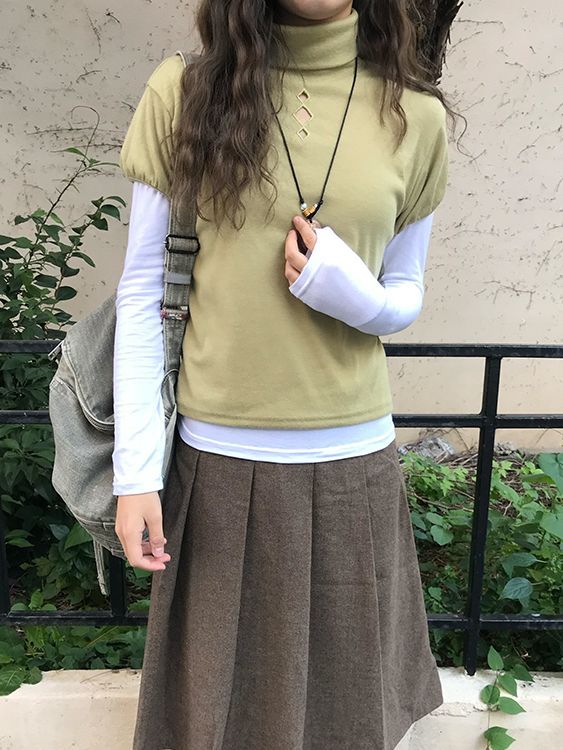seezul（シーズル）の「ロージーショートスリーブタートルネックTシャツ（トップス）」