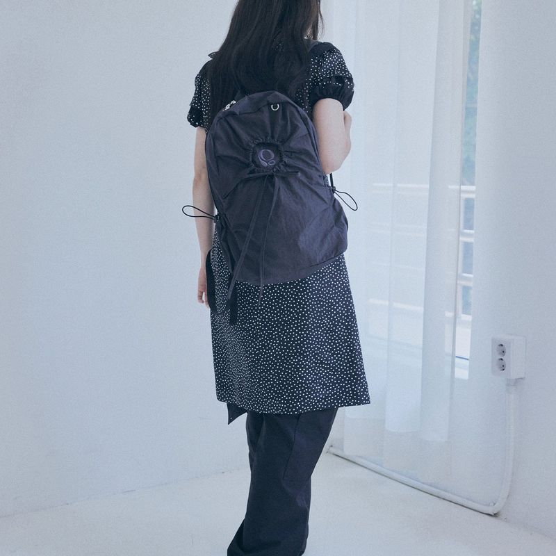 hole string po backpack (black)