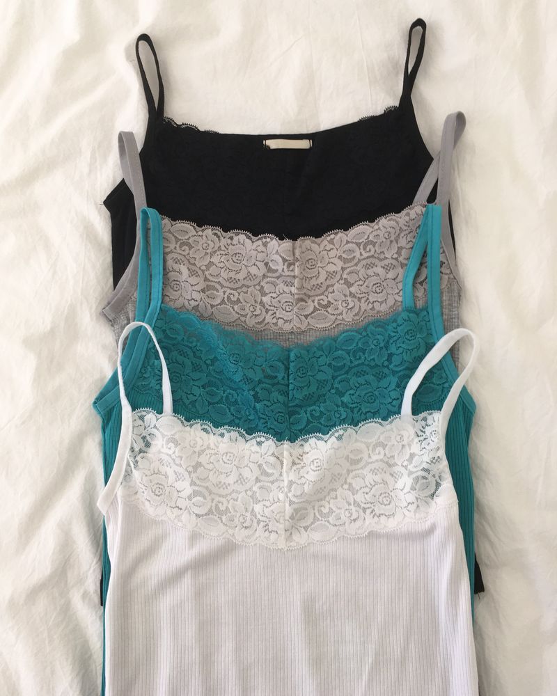 Pnel Lace Strap Sleeveless Top