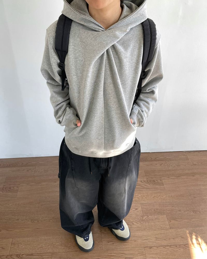 Twist Fingerhole Hoodie
