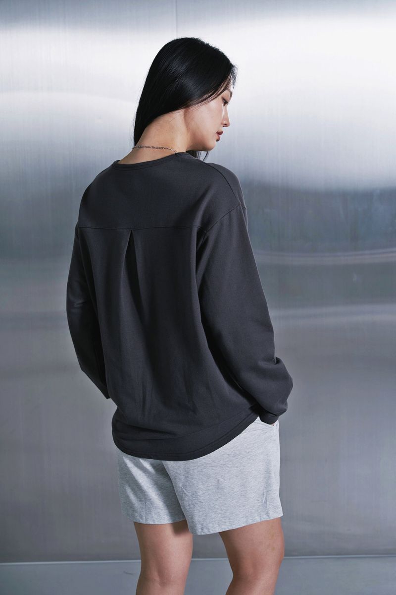 ESSENTIAL PLEAT U-NECK TEE (Charcoal)
