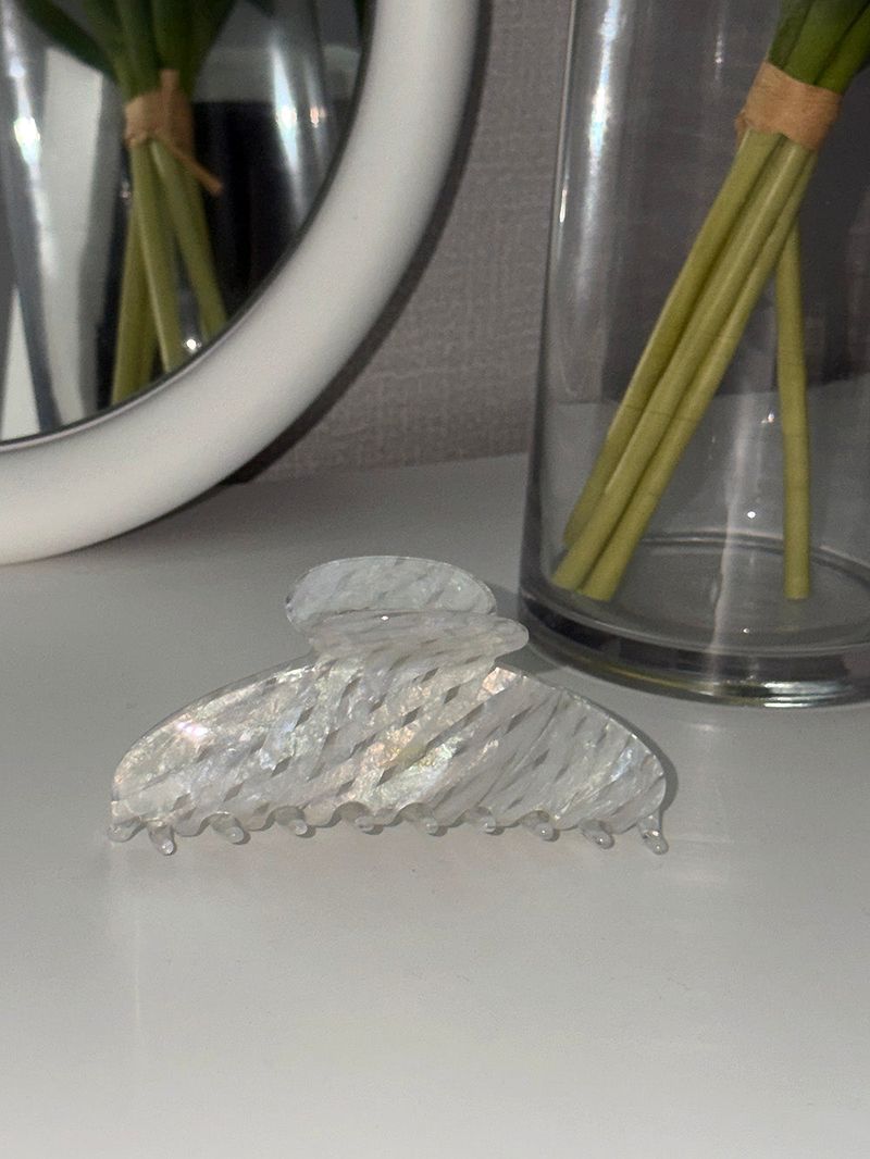 White glitter hair clip`