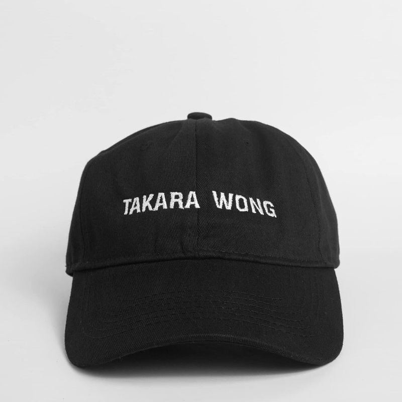 TAKARA WONG（タカラウォン）の「ブラック ロゴ キャップ（帽子）」