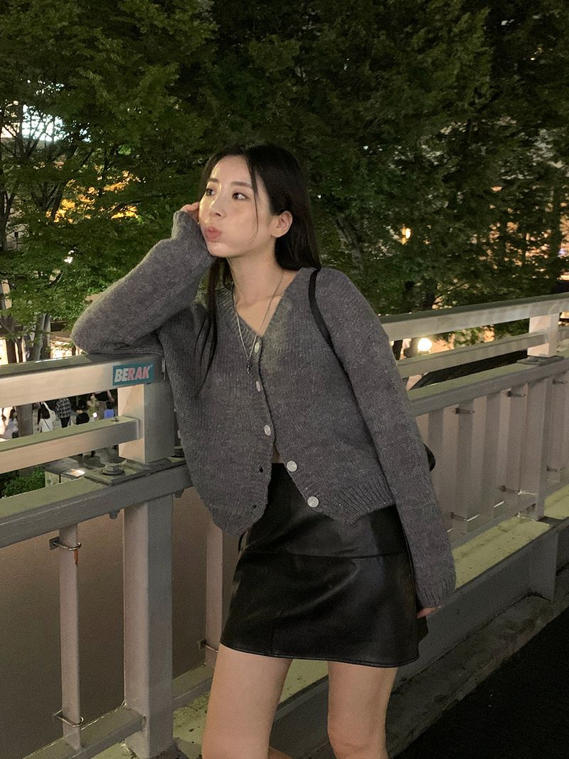 Bullet leather skirt
