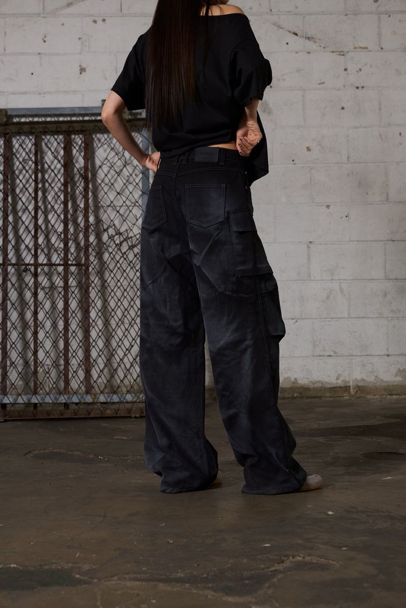 Dirty Washed Wide Cargo Denim Pants - Black