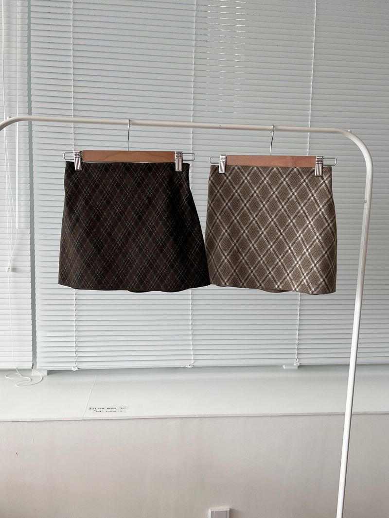 Edin Checkered Mini Skirt (2 colors)