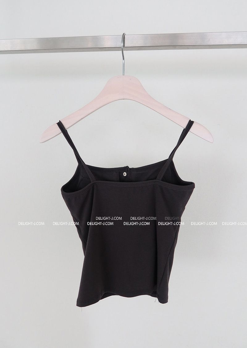 Pocket and snap cap with built-in strap sleeveless