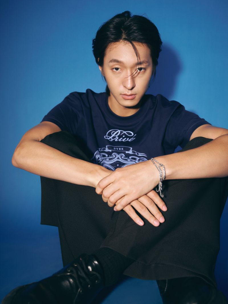 DVRK PRIVÉ UNI LOGO TEE - MIDNIGHT BLUE