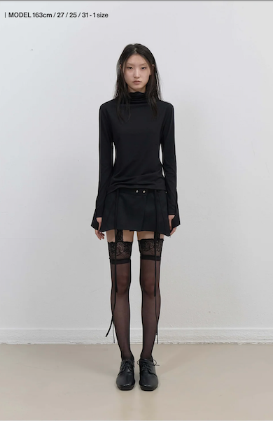 Mock Neck Tee / Black