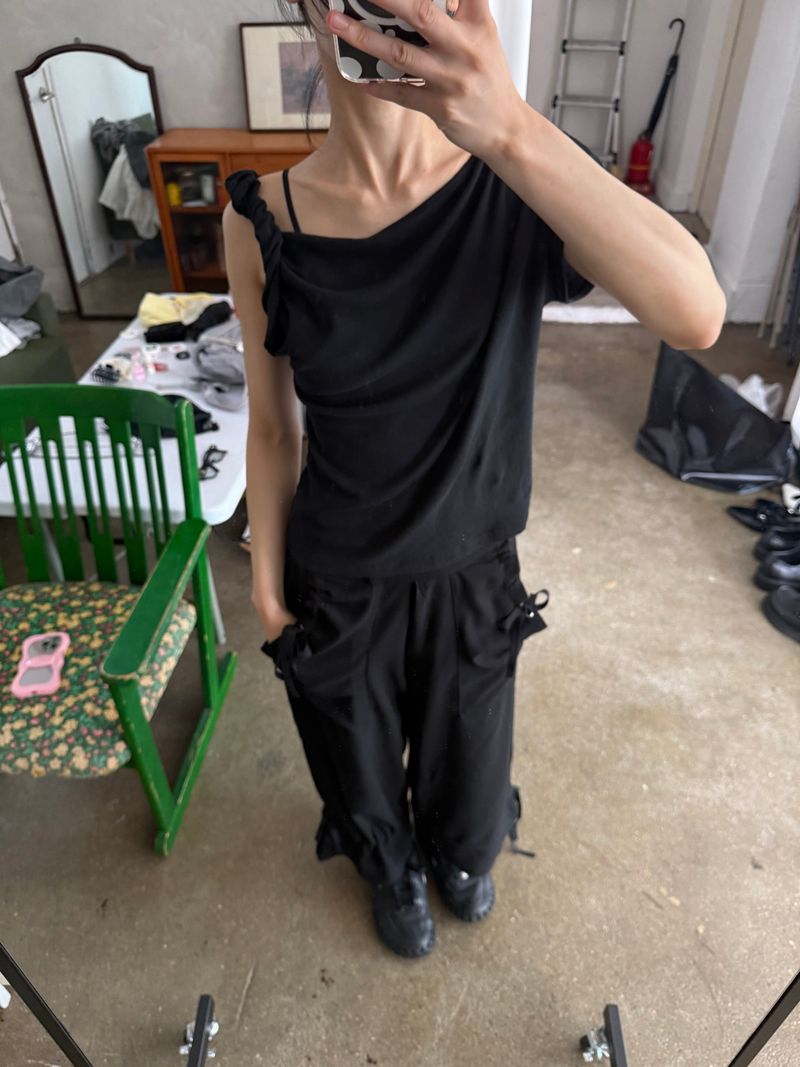  UNBAL SHOULDER TOP