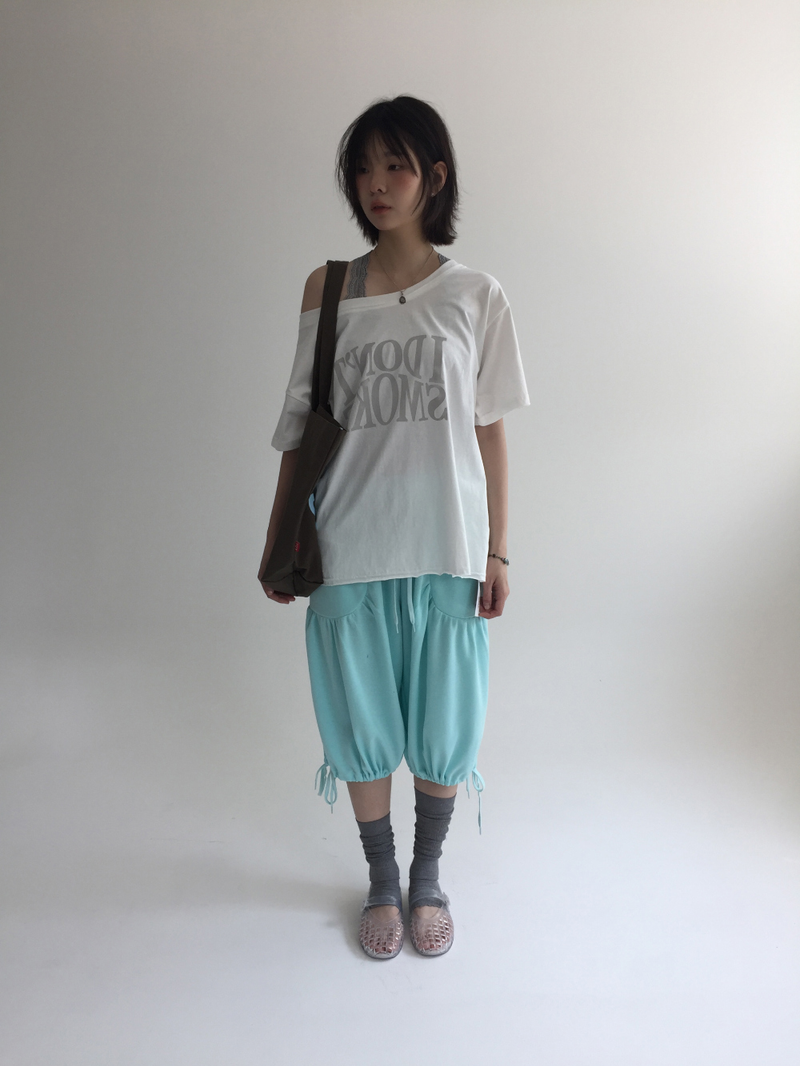 Monog off-shoulder T-shirt (2color)