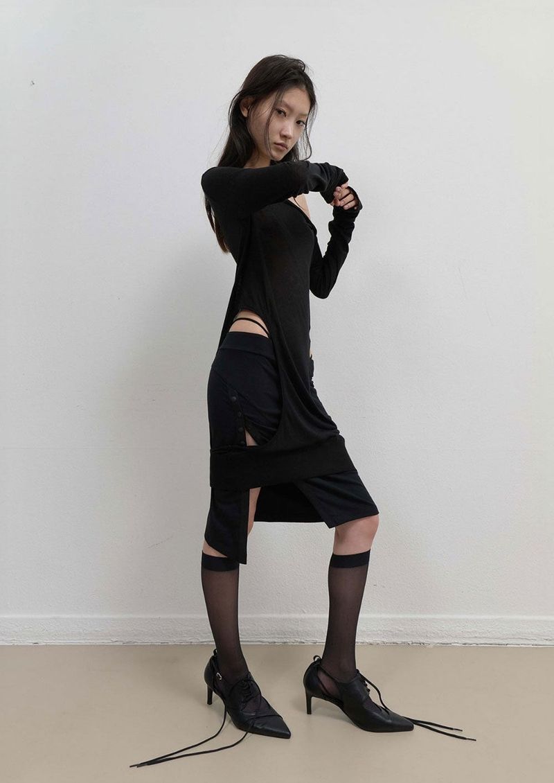 Curved Cut Layered Tee / Black