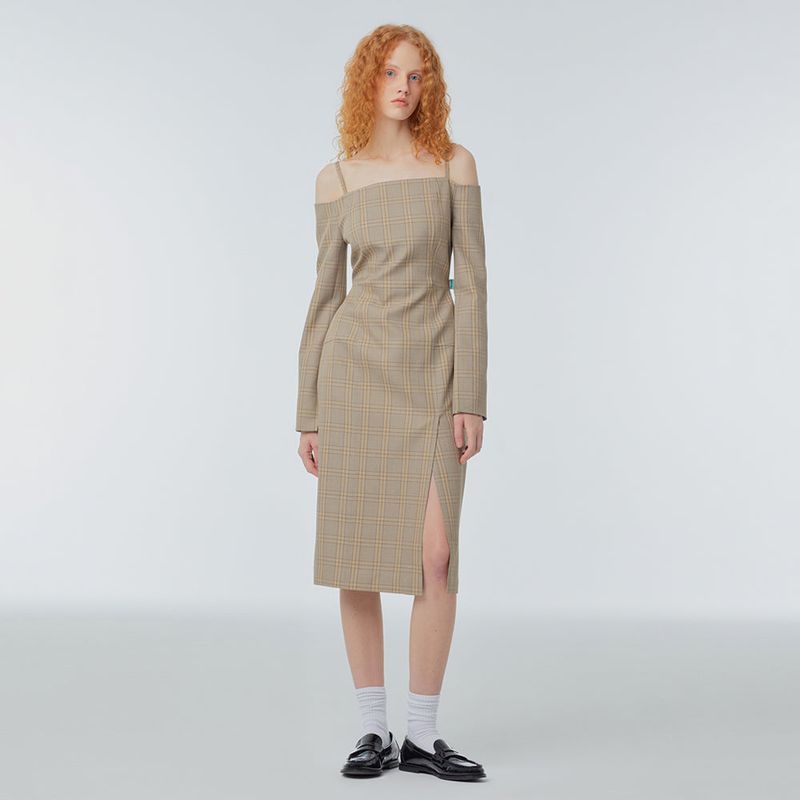 Off-the-shoulder slim long dress