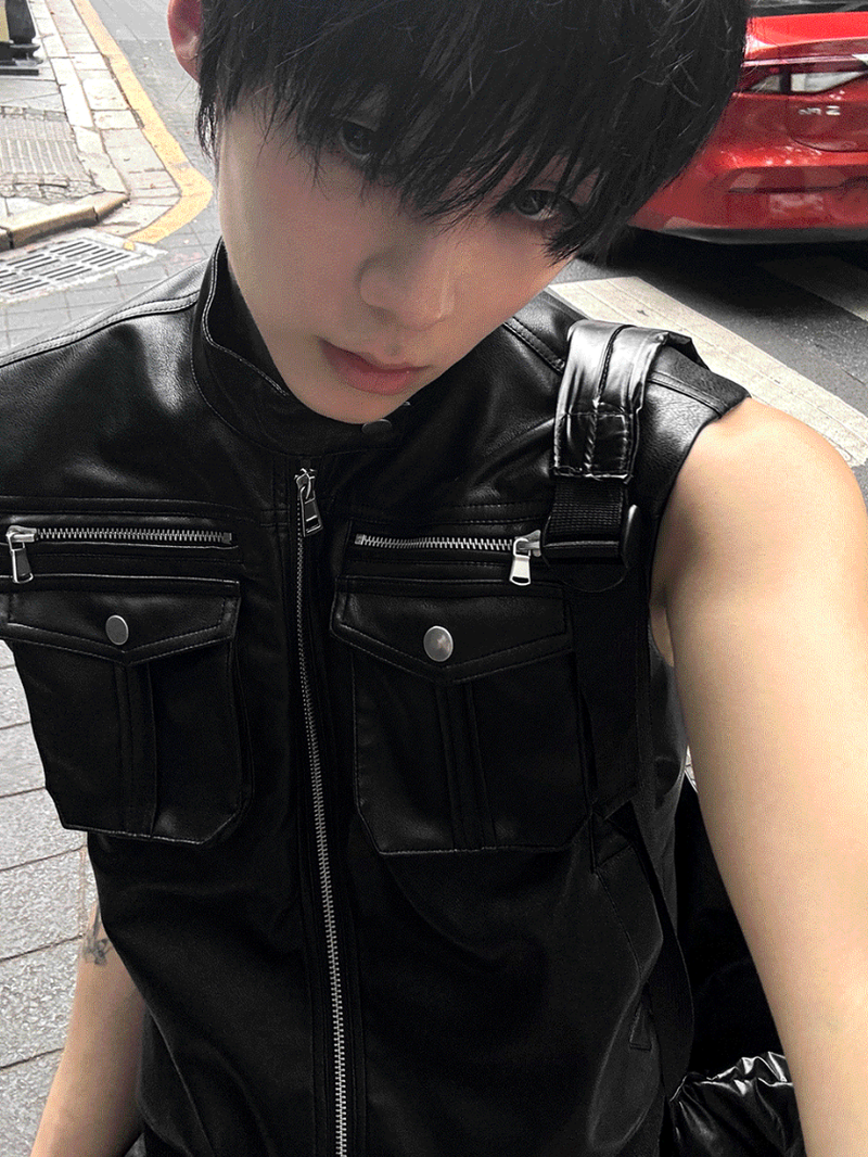 Utility Pocket Cropped Vest